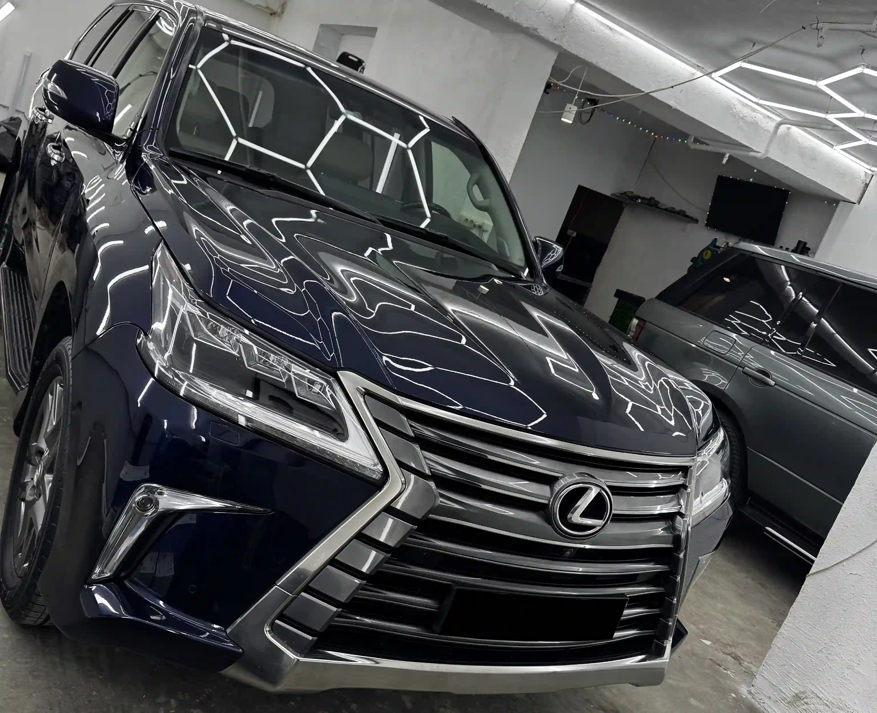 Lexus LX450d - Оклейка полеуретановой пленкой