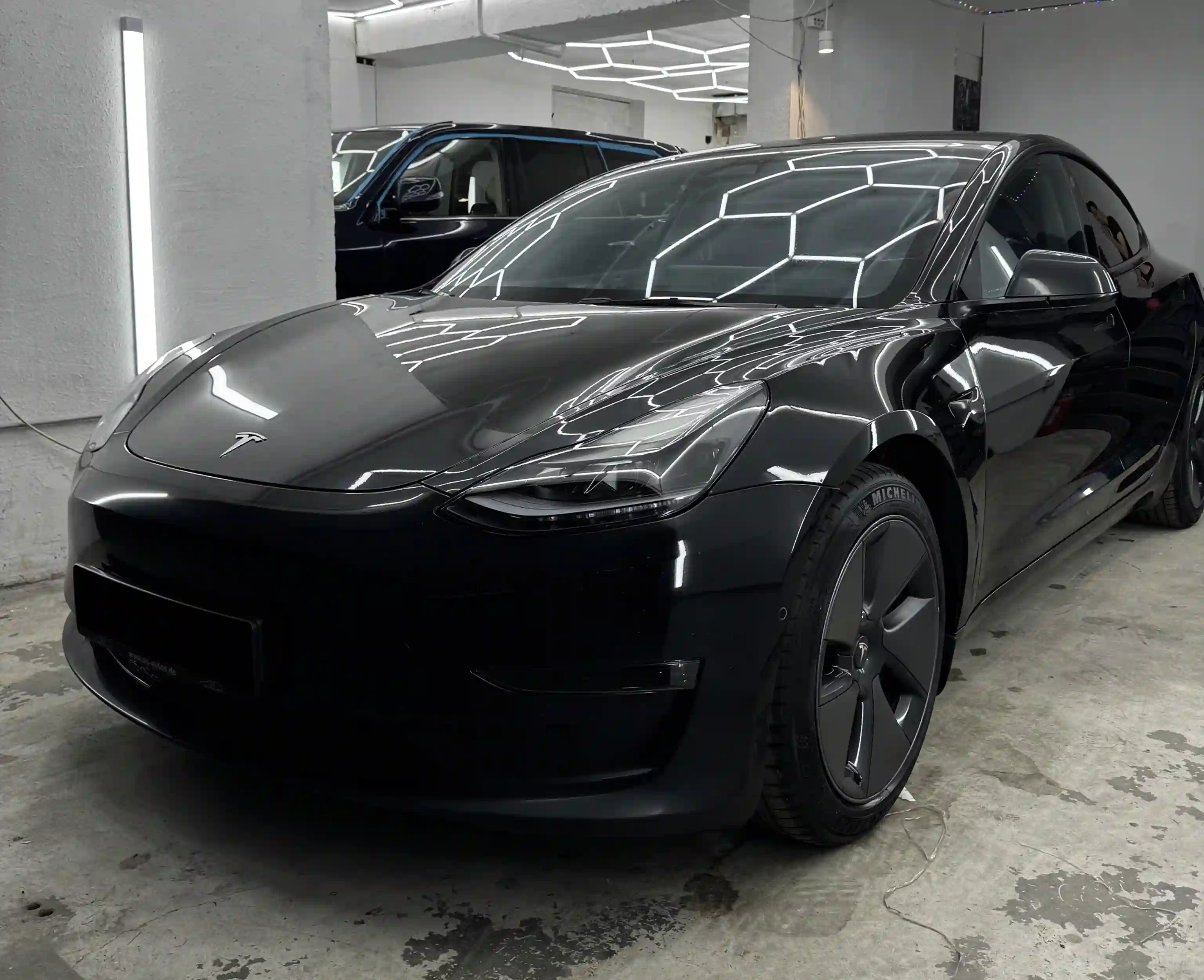 Tesla Model 3 - Полировка кузова